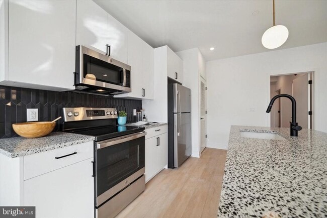 Building Photo - 1643 N 2nd St