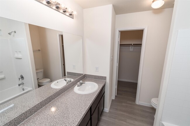 Building Photo - 19327 Golden Wave Dr