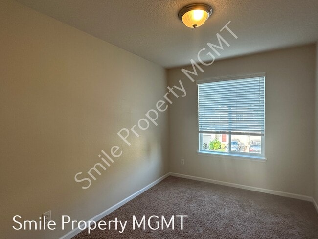 Building Photo - 12980 SE 155th Ave