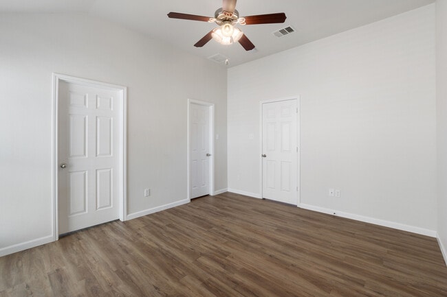 Building Photo - 7722 Bridgepointe Dr