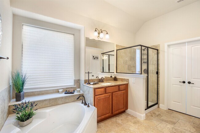 Building Photo - 6703 Honeycrest Lane