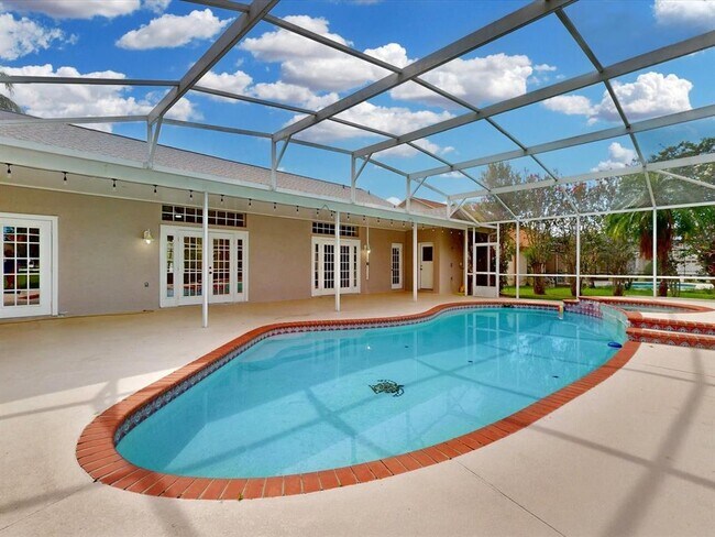 Building Photo - 3943 Ocita Dr