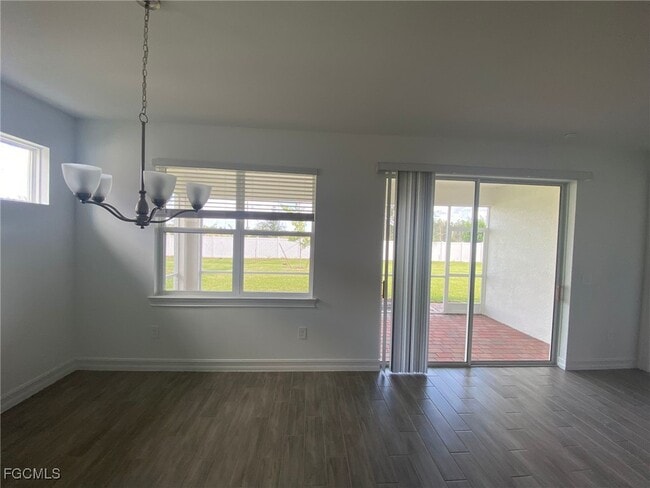 Building Photo - 2974 Royal Gardens Ave