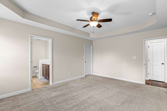 Building Photo - Charming 3- Bedroom home in Bradford Estates!