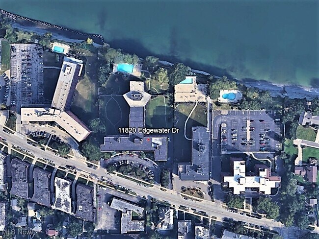 Building Photo - 11820 Edgewater Dr