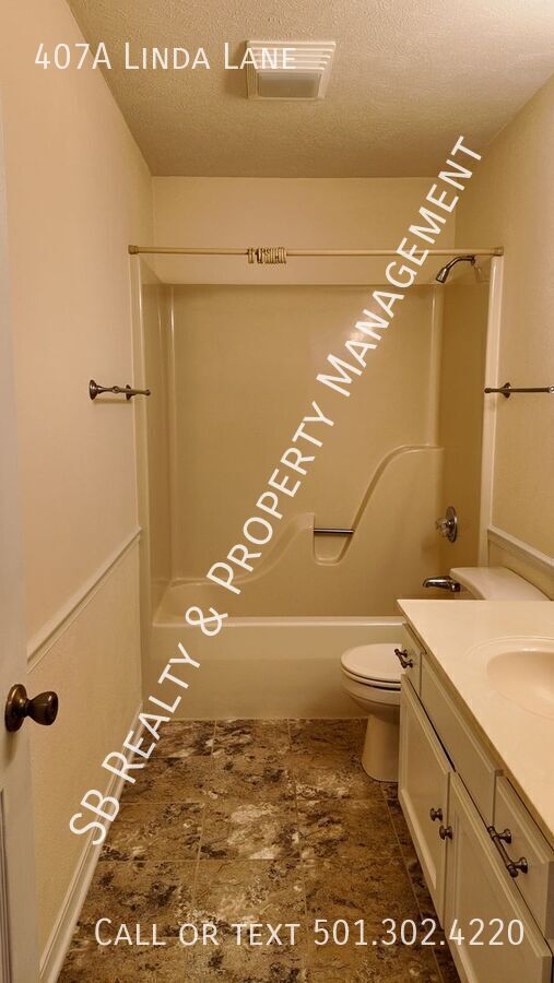Building Photo - 407 Linda Ln