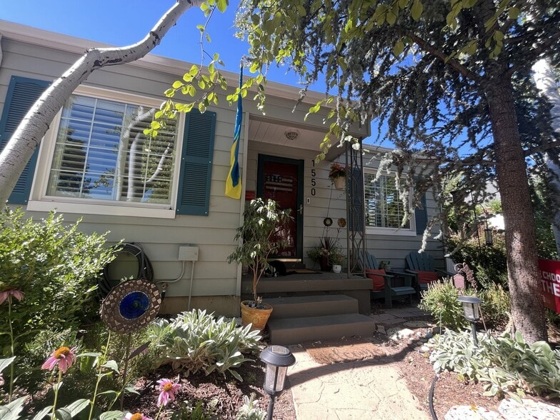 Building Photo - 1550 Ramona Ave