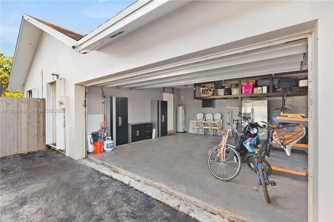 Building Photo - 17341 SW 74th Ave