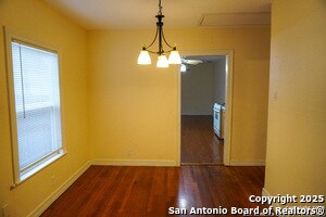 Building Photo - 1723 W Kings Hwy