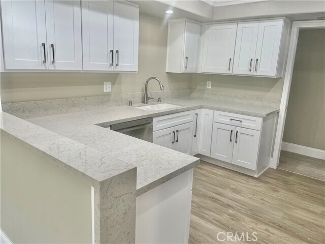 Building Photo - 8 Rocky Glen
