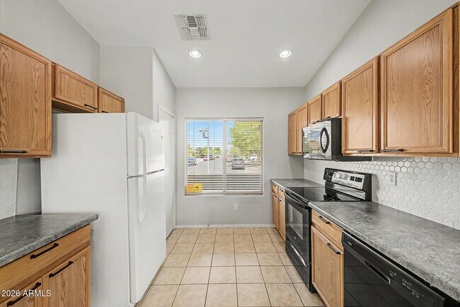 Building Photo - 3442 S 96th Ave