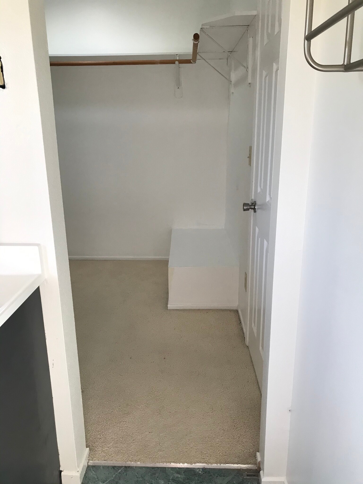Walk-in closet from bathroom - 572 Plumosa Ave