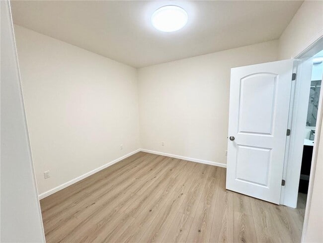 Building Photo - 7252 Millbrae Walk