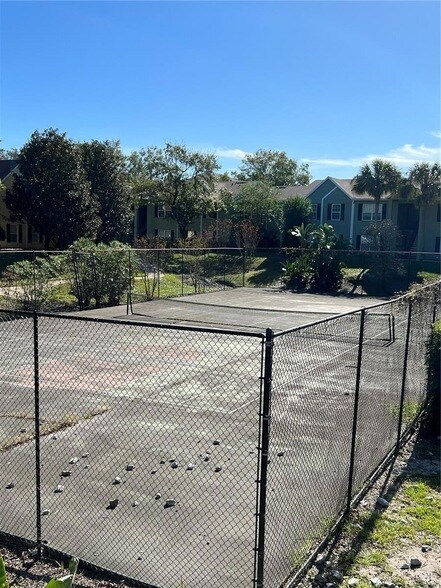 Building Photo - 2035 Dixie Belle Dr