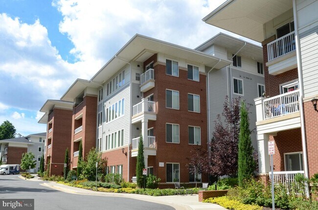 Building Photo - 2222 Colts Neck Rd