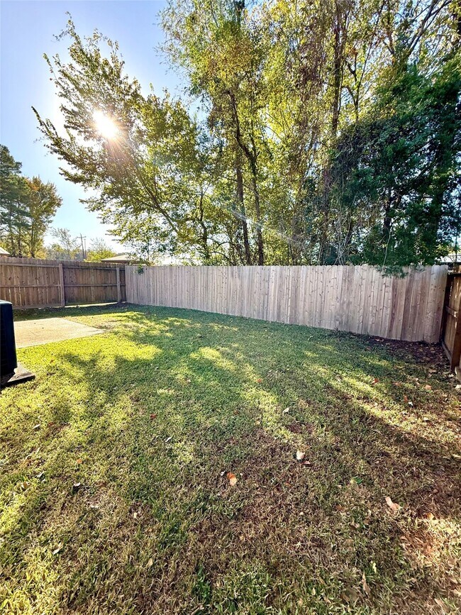 Building Photo - 5005 Deer Path Dr