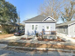 Building Photo - Beautiful 3 Bedroom