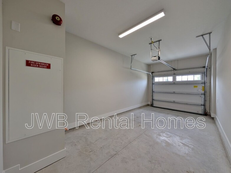 Building Photo - 314 12th Ave N