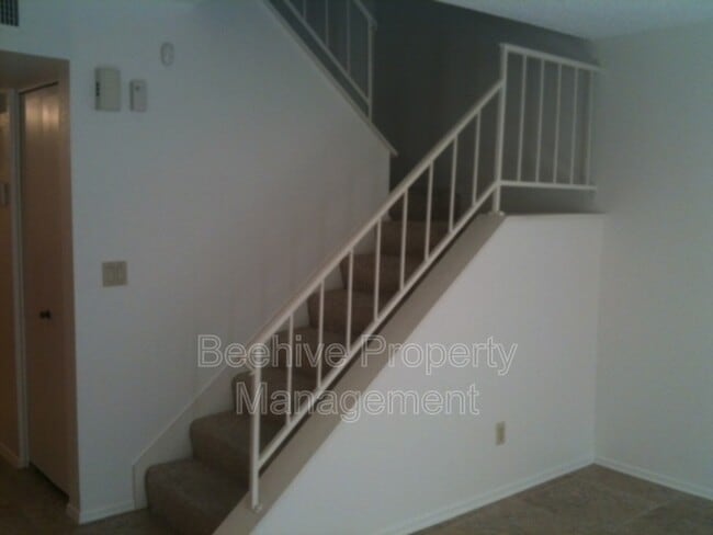 Building Photo - 6604 W Jamaica Dr