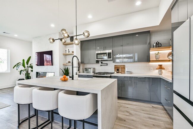 Building Photo - 4211 Nichols St