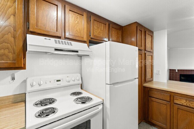 Building Photo - 5750 Friars Rd