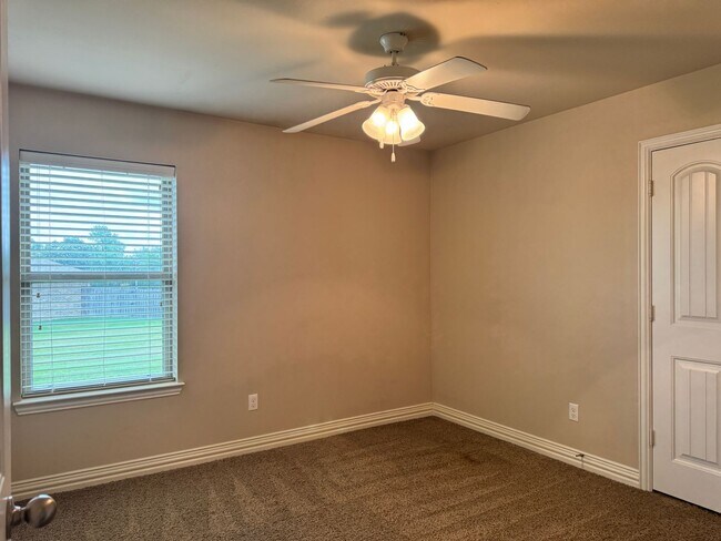 Building Photo - 311 Princess Place