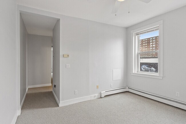 Building Photo - 1298 Cambridge St