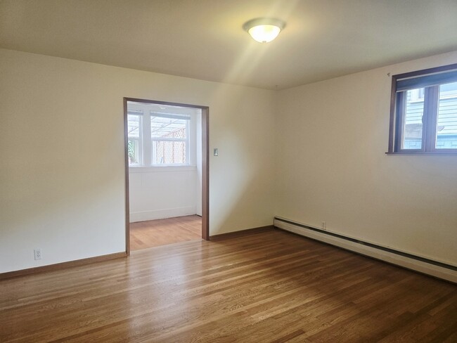 Building Photo - 4013 Bagley Ave N