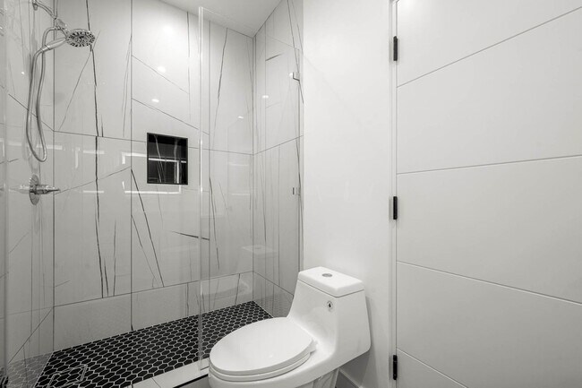 Building Photo - 1920 S Sherbourne Dr