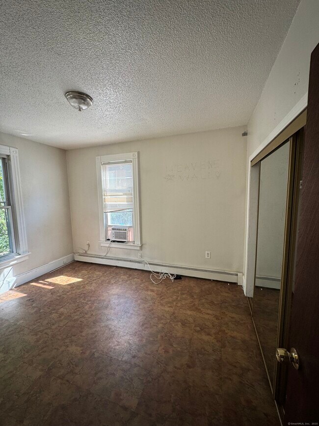 Building Photo - 55 Pond St