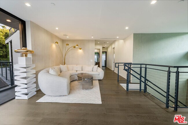 Building Photo - 3712 Broadlawn Dr