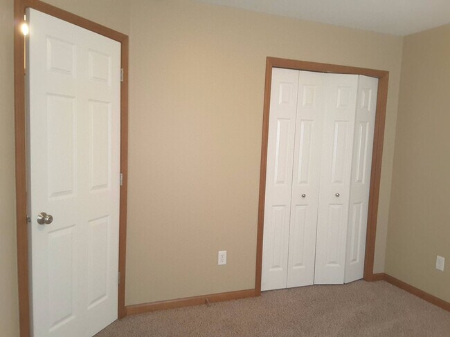 Building Photo - Beautiful 3 Bedroom 2 Bath Home in Elkhart!