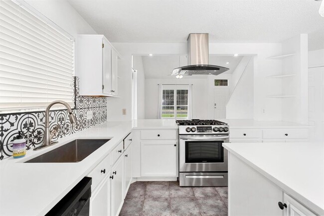 Building Photo - 12701 Tantara Dr