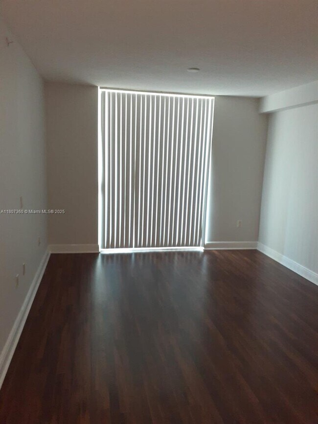 Building Photo - 1250 S Miami Ave