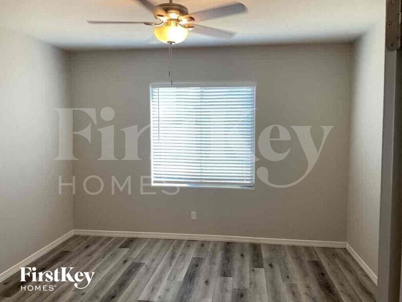 Building Photo - 13311 E Tumbleweed Ln