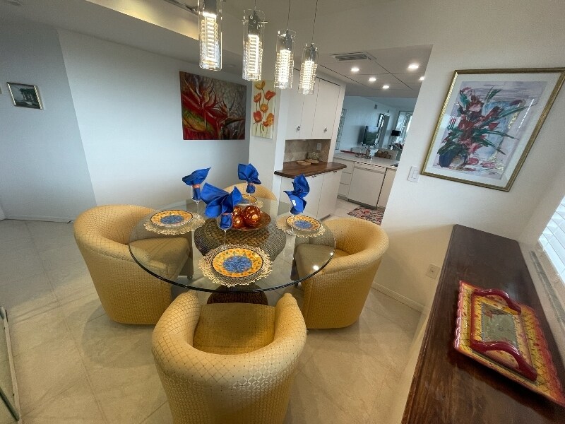 Building Photo - 15171 Cedarwood Ln