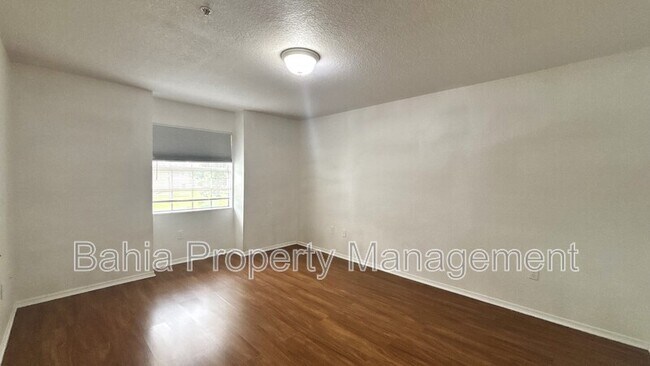 Building Photo - 13803 Fairway Island Dr