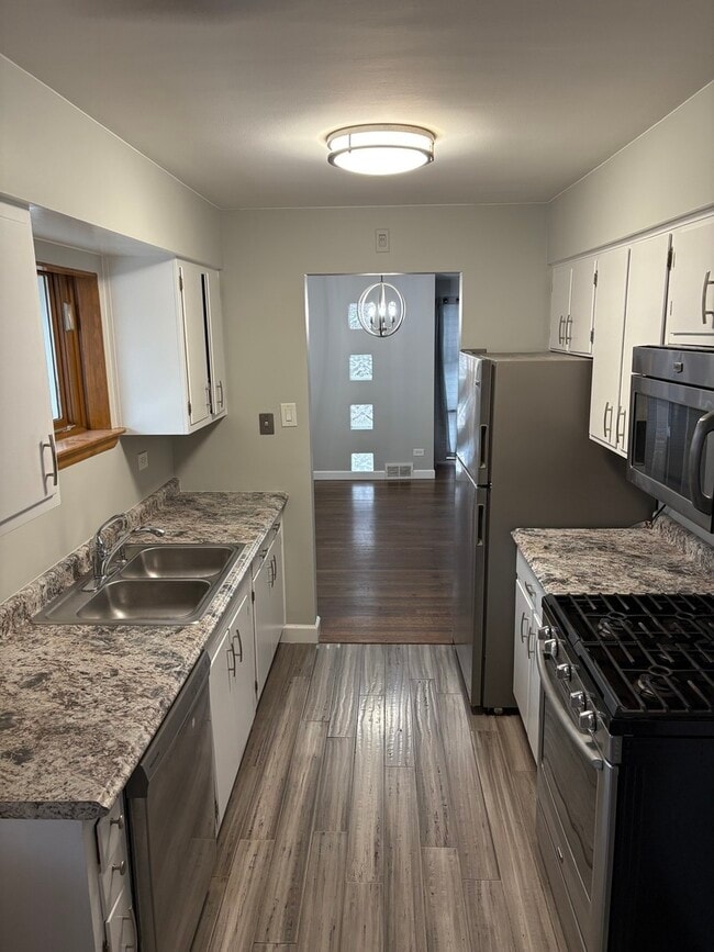 Building Photo - 9128 Birch Ave