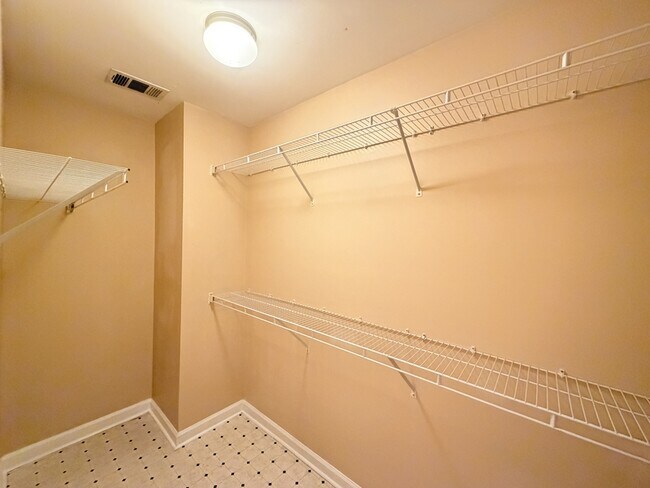 Building Photo - 540 Georgia Way