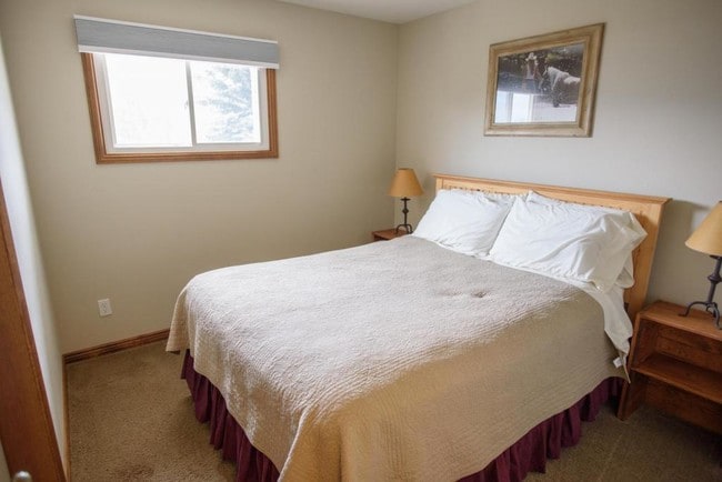 Building Photo - 1821 Raven Ave