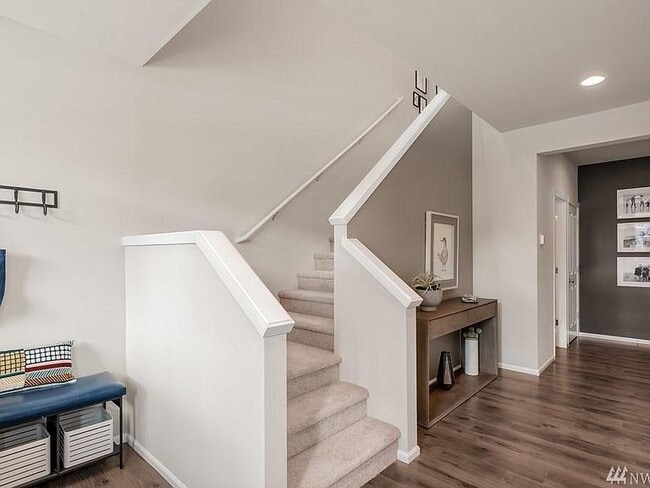 Building Photo - 18424 111th Ave E