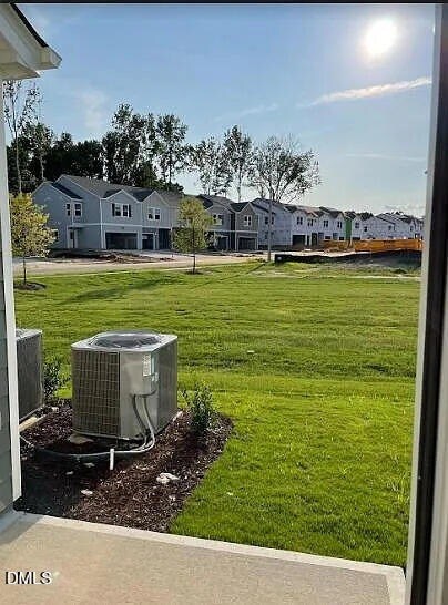 Building Photo - 930 Field Ivy Dr