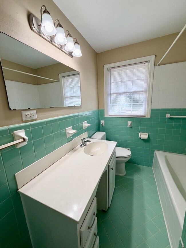 Building Photo - Lexington- Downtown Lexington - Call Lexington office for tours 803-359-0793