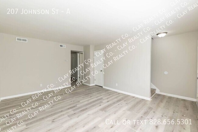 Building Photo - 207 Johnson St