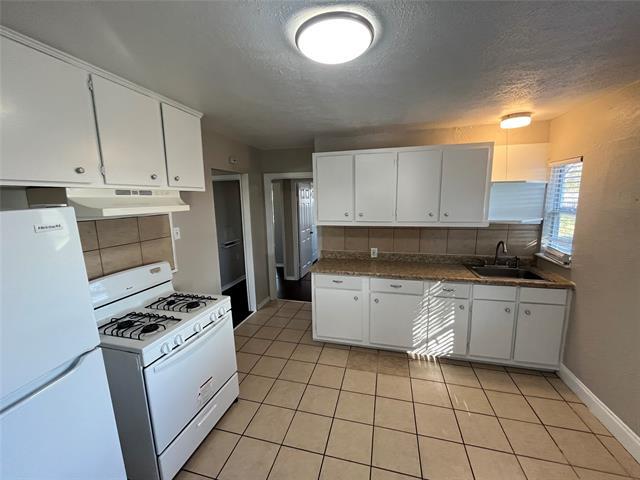 Building Photo - 3248 S Llewellyn Ave