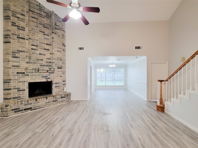 Building Photo - 3610 Honey Creek Dr