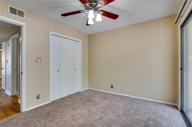 Building Photo - 500 E Riverside Dr