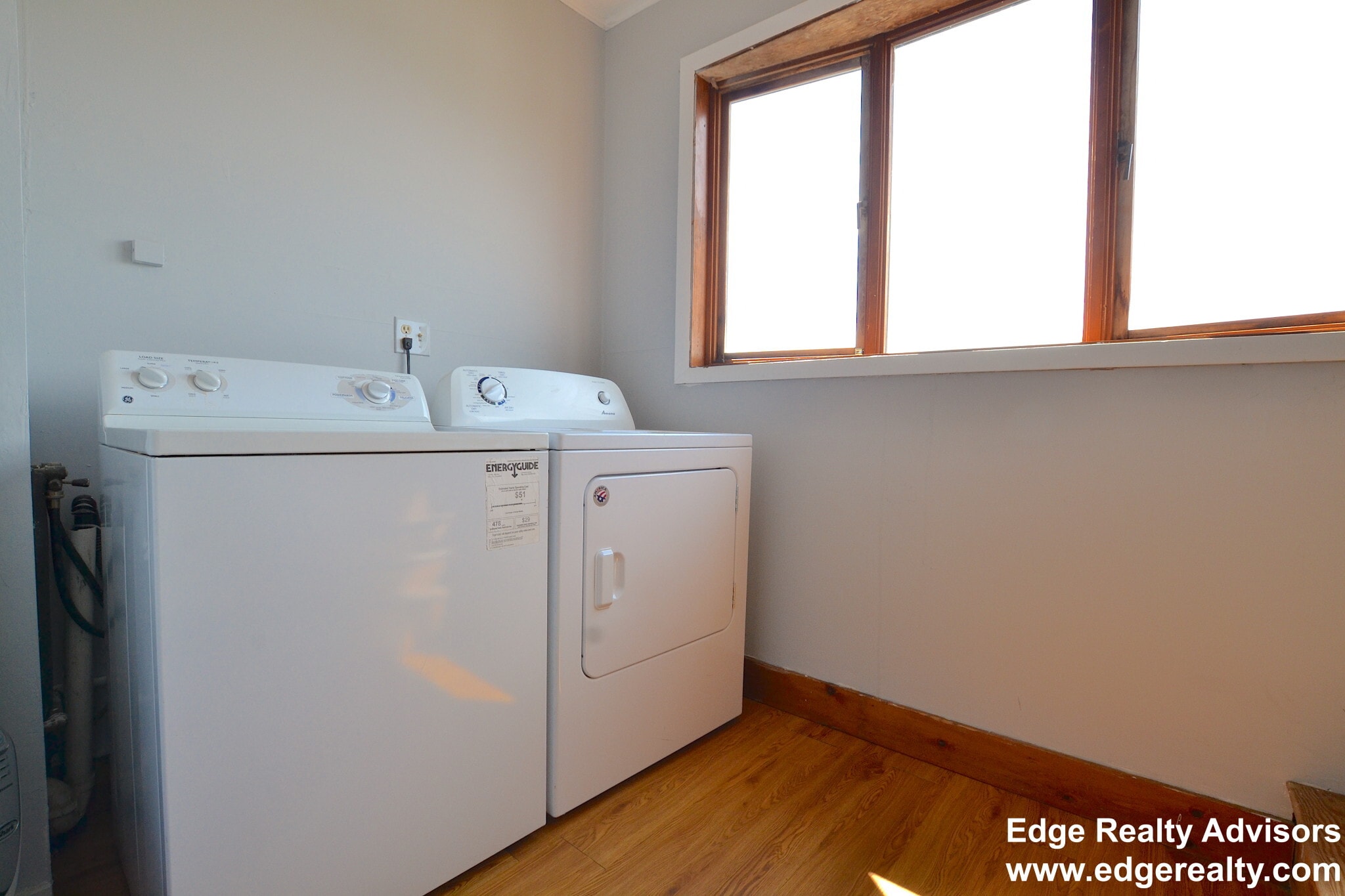 Building Photo - 68 S Crescent Circuit Cres