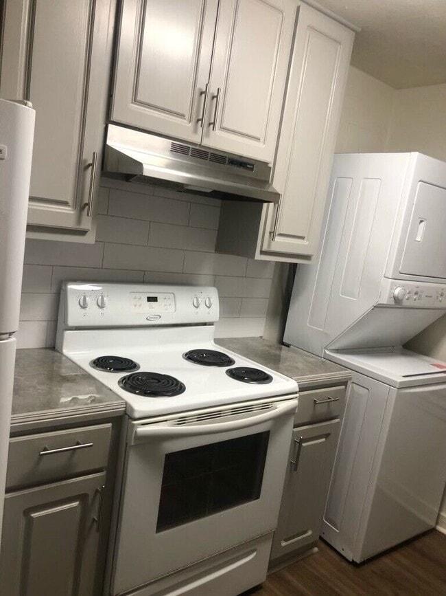 Building Photo - 1415 2nd St