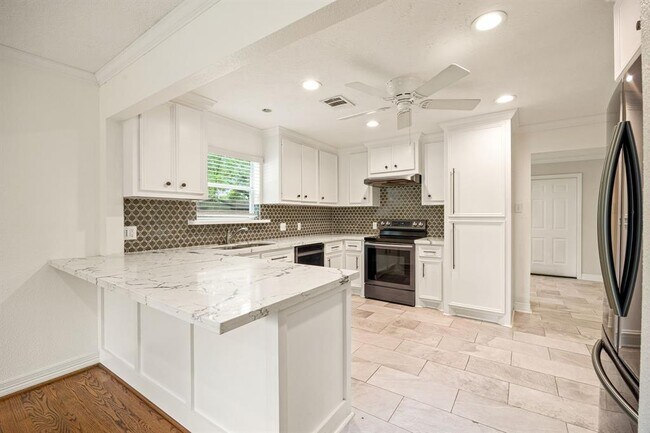 Building Photo - 9762 Tappenbeck Dr